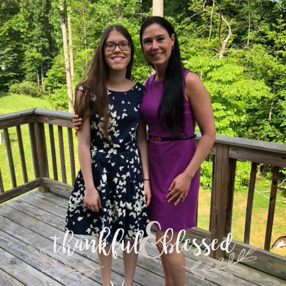 Meet your Posher, Laura - Picture 1 of 1